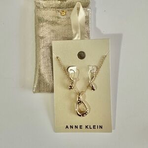 Anne Klein - Pear-Shape Pendant Necklace & Drop Earrings Set